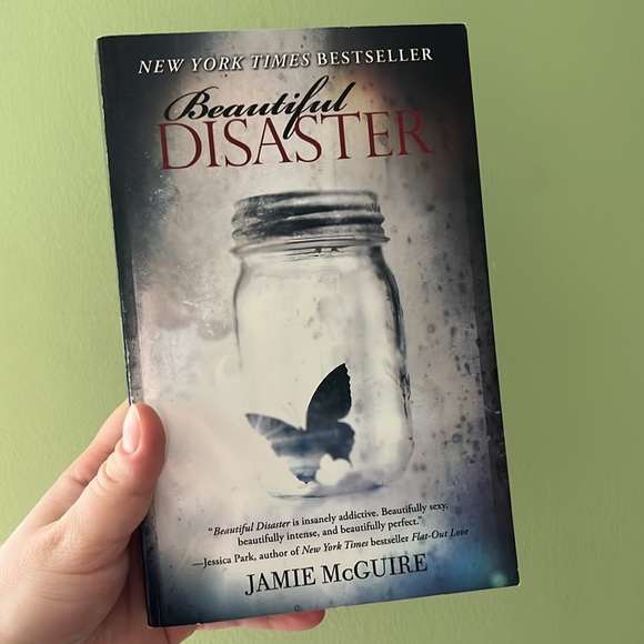 📚 4/25$ 📚  Beautiful disaster by jamie mcguire - Picture 1 of 4